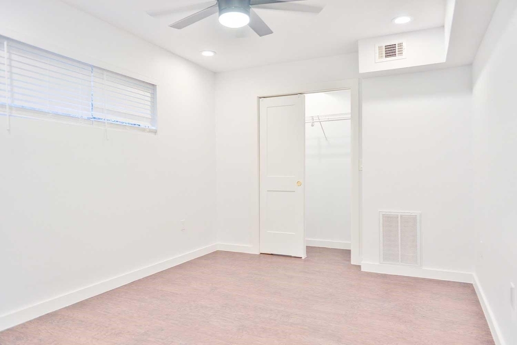 219 Marshall Street - Photo 5