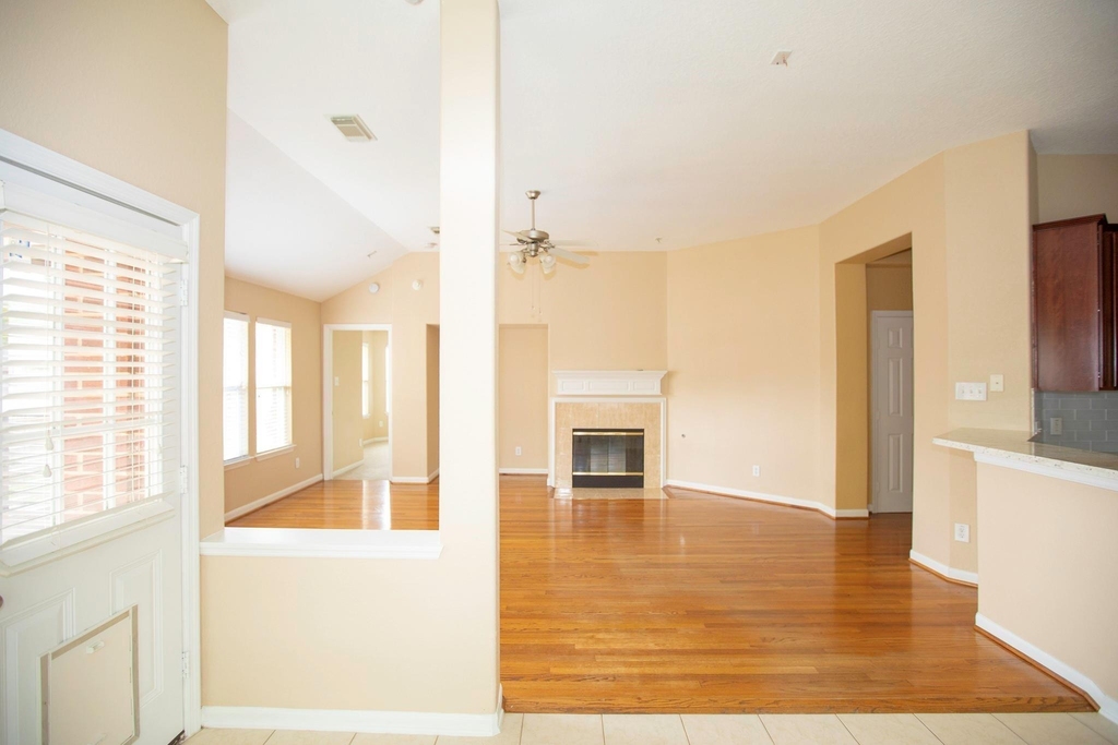 3006 Reindeer Crescent - Photo 4