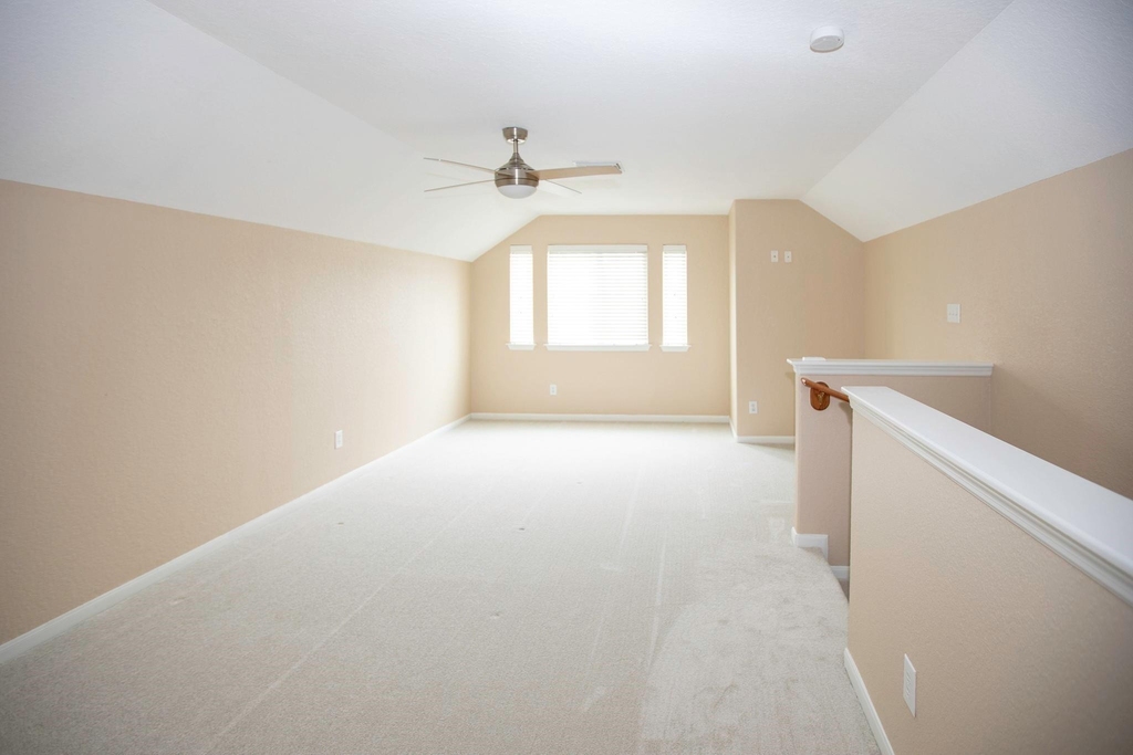 3006 Reindeer Crescent - Photo 15