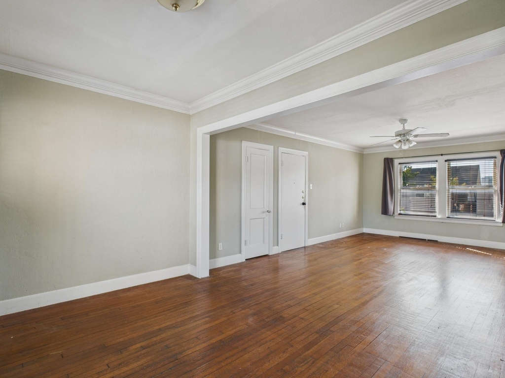 1920 Richmond Avenue - Photo 3
