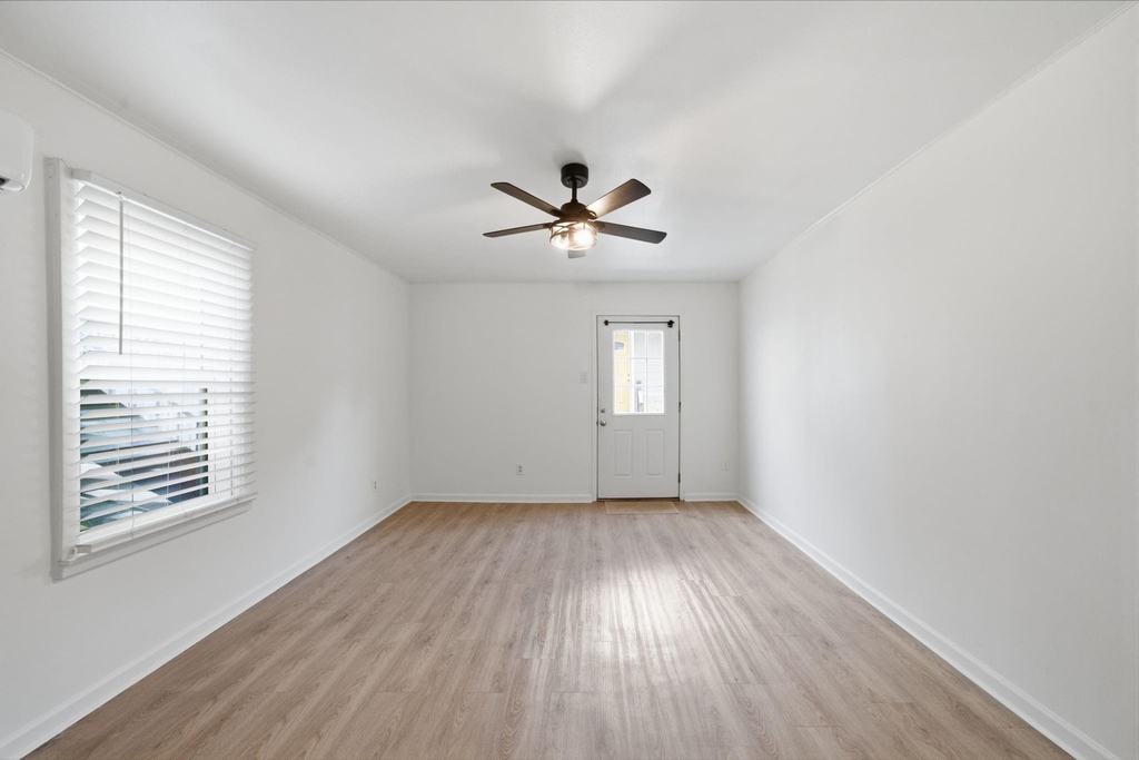 1523 1/2 Bonnie Brae Street - Photo 5