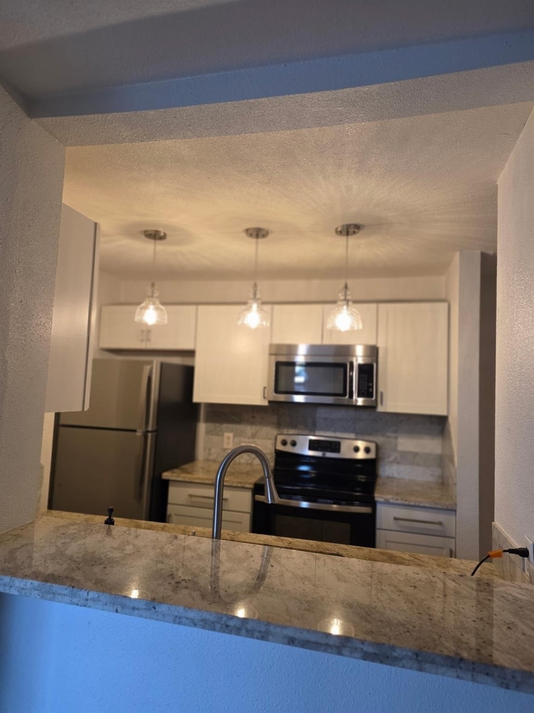 2601 S Braeswood Boulevard - Photo 4