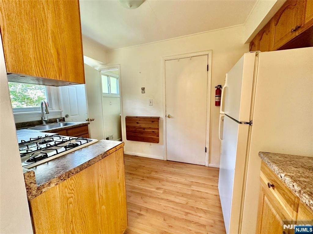 237 Bradley - Photo 4