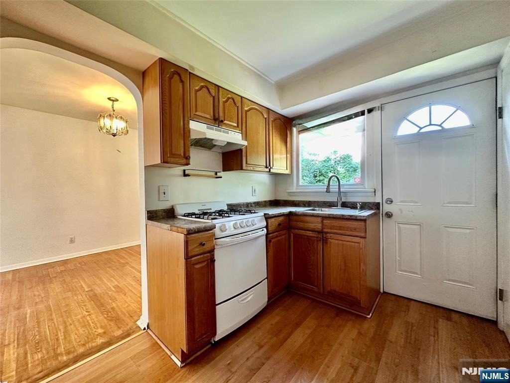 237 Bradley - Photo 3