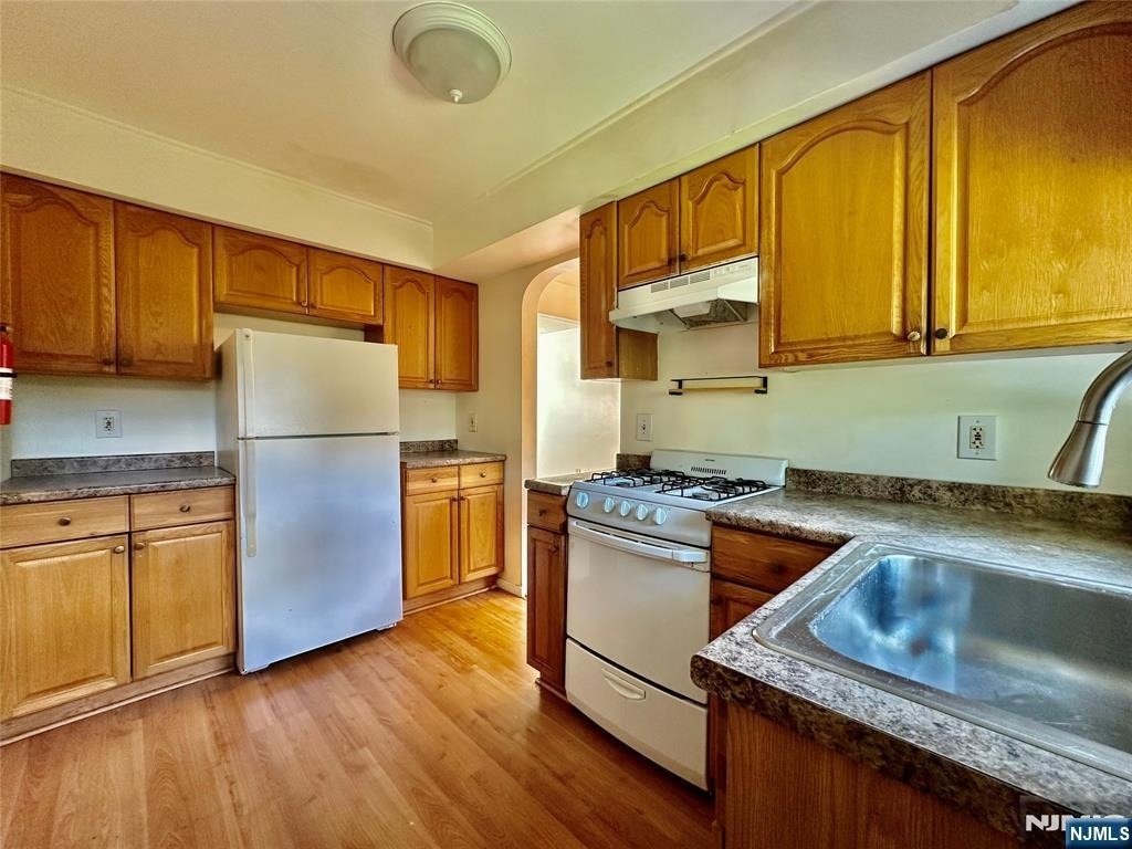 237 Bradley - Photo 2