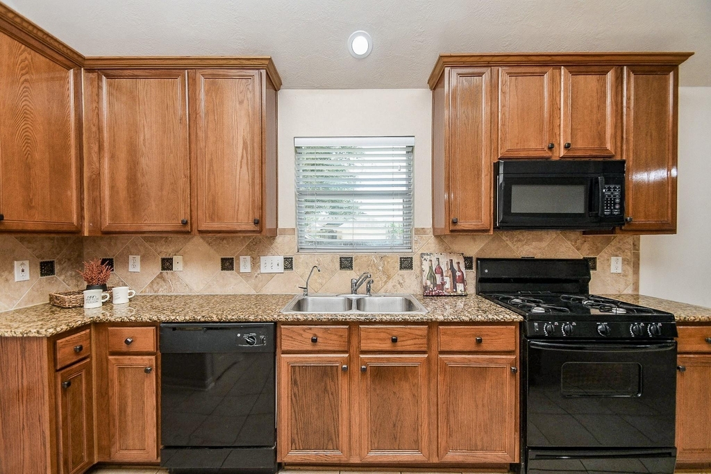 6030 Wildbriar Lane - Photo 9
