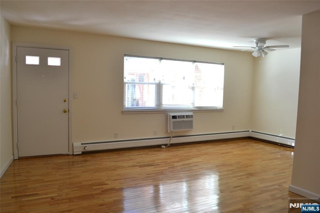 110 Midland - Photo 2