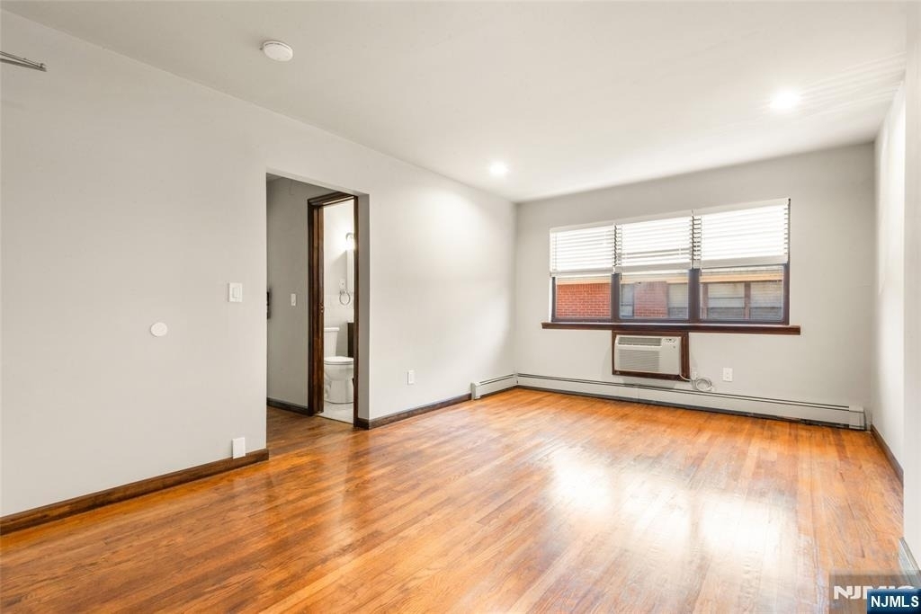 204 Terhune - Photo 0