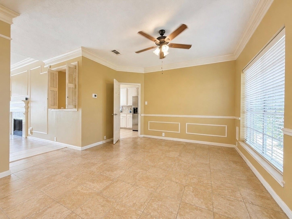 3411 Ashfield Drive - Photo 3