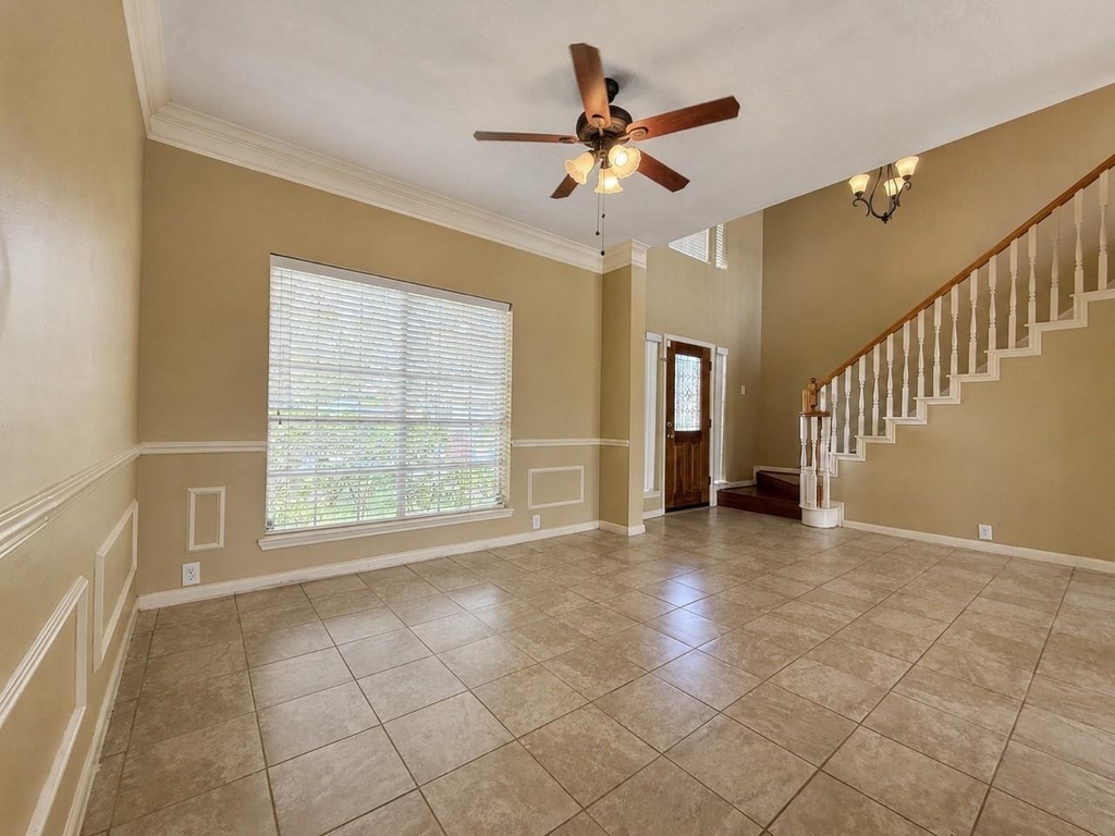 3411 Ashfield Drive - Photo 4