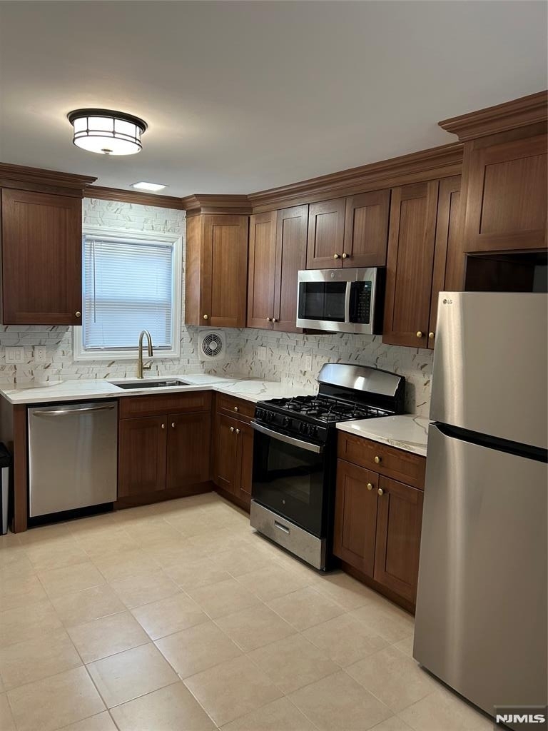 50 Crescent - Photo 2