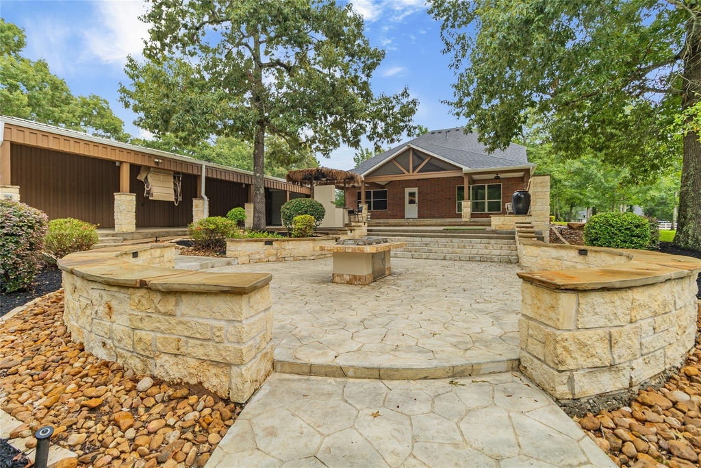 203 Mapleleaf Street - Photo 37