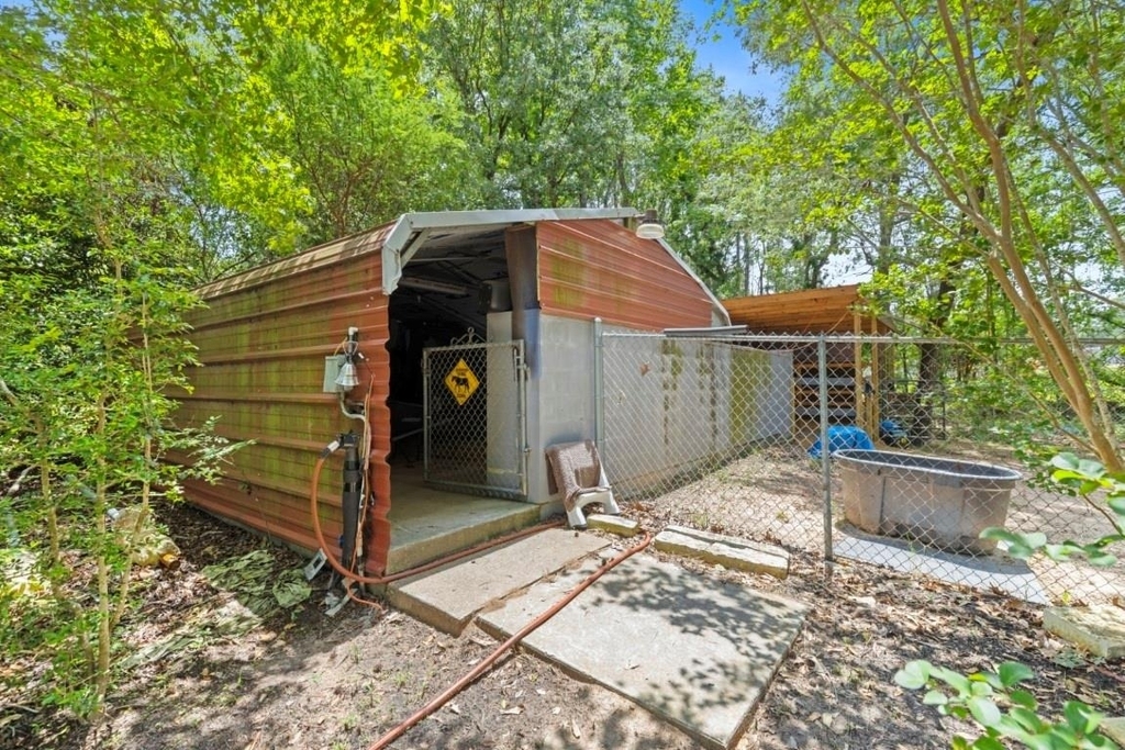 203 Mapleleaf Street - Photo 44