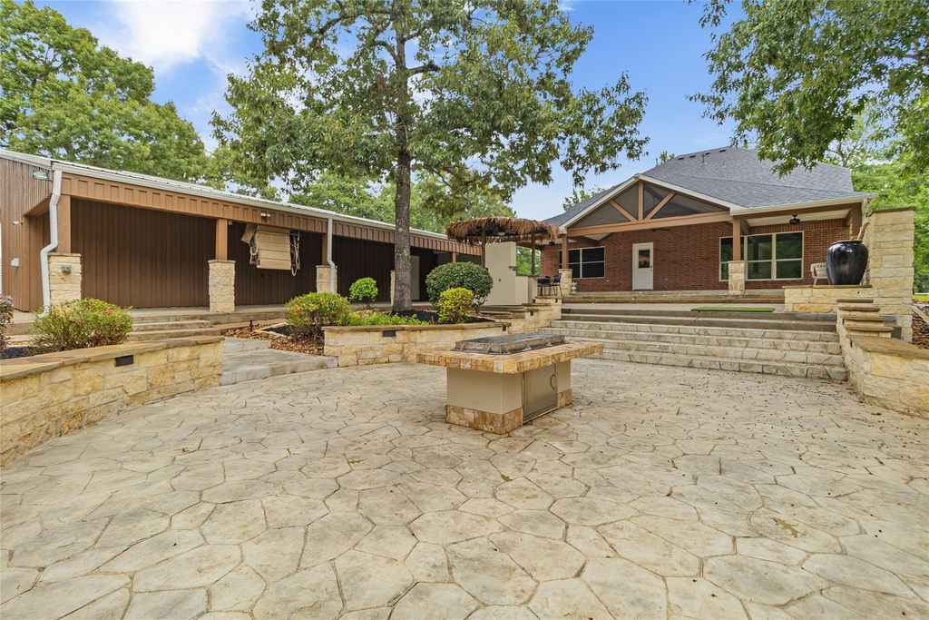 203 Mapleleaf Street - Photo 36