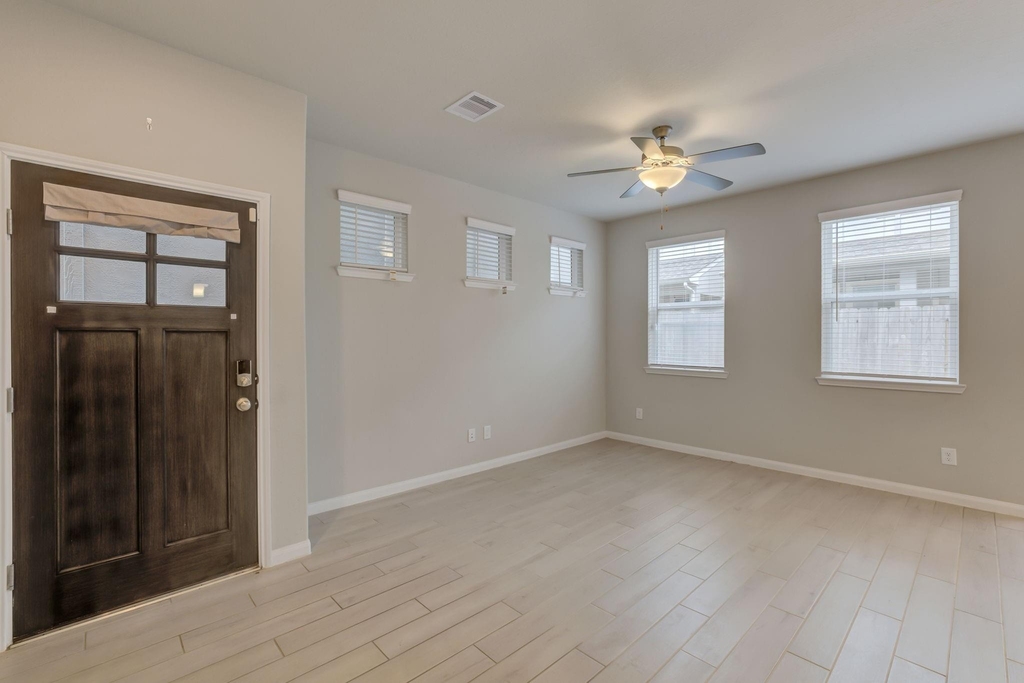 1523 Parkland Oak Drive - Photo 5