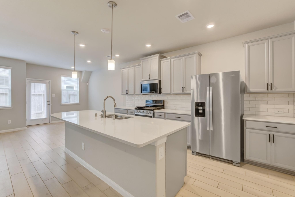 1523 Parkland Oak Drive - Photo 3