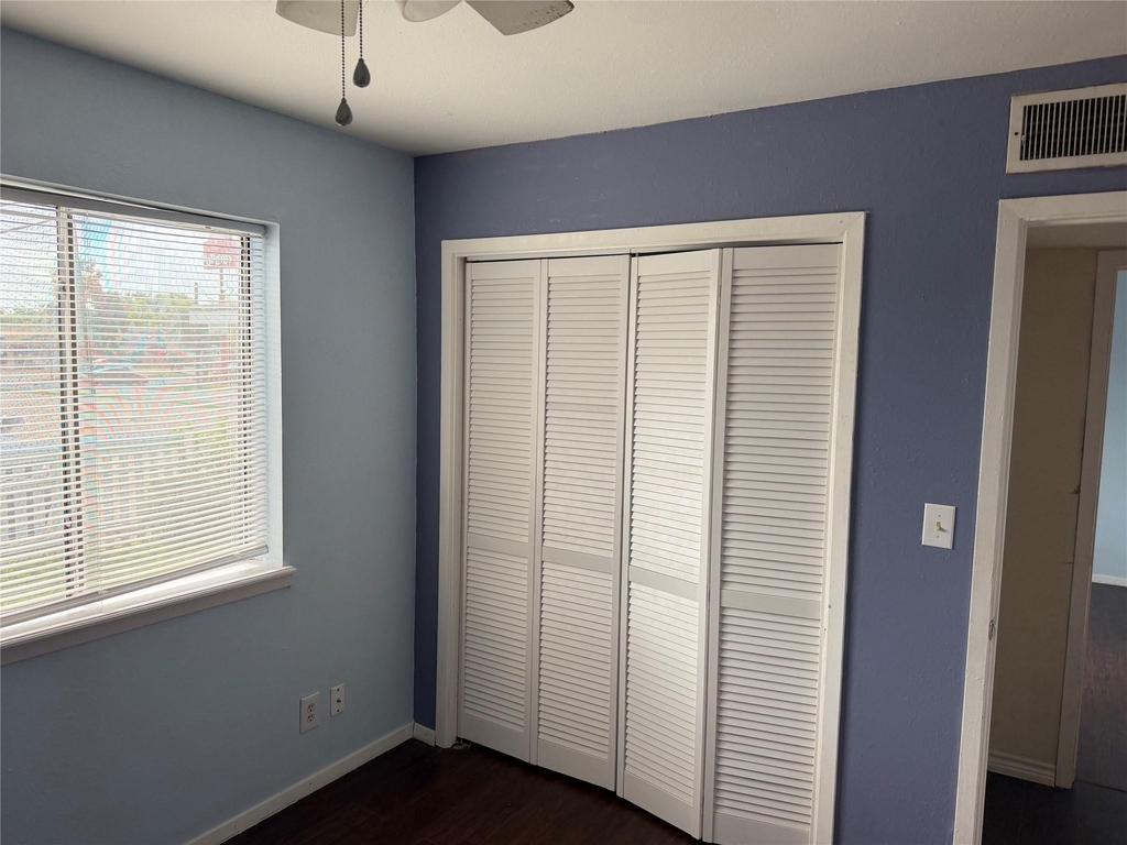 1221 Houston Streets - Photo 8