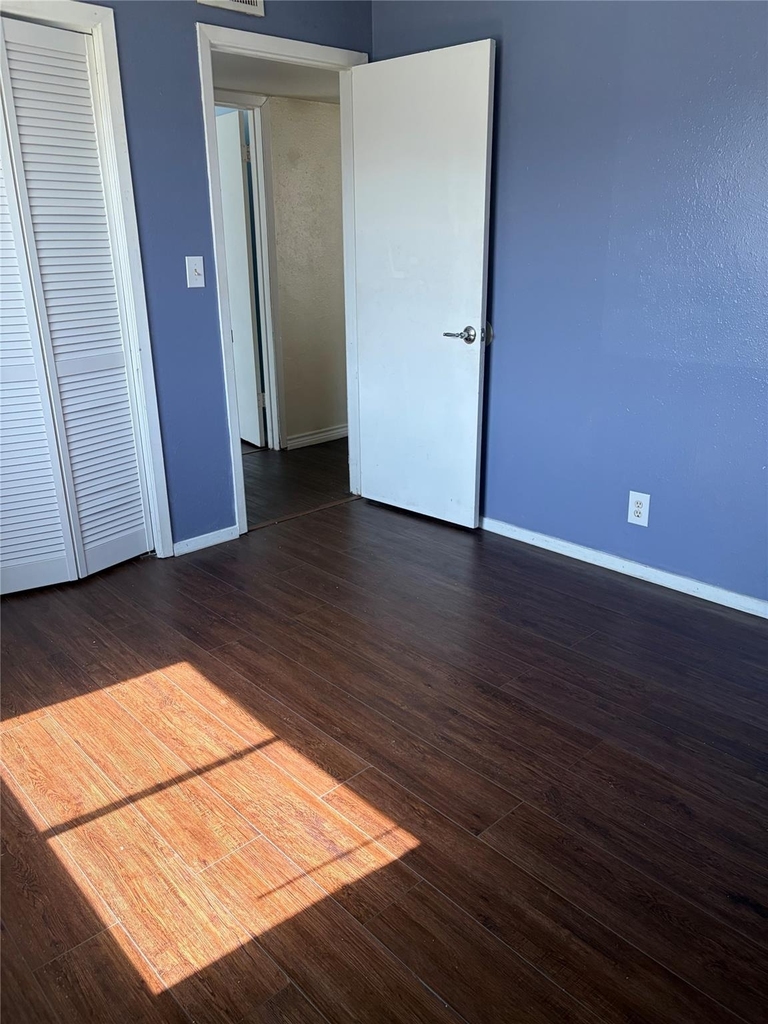 1221 Houston Streets - Photo 6