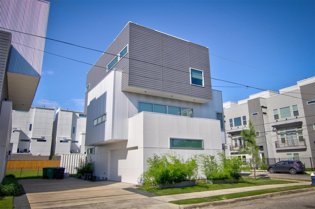 5301 Chenevert Street - Photo 1