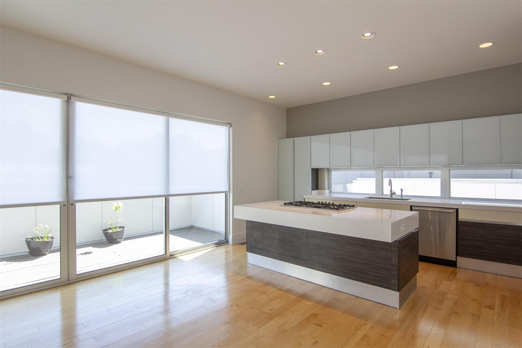 5301 Chenevert Street - Photo 13