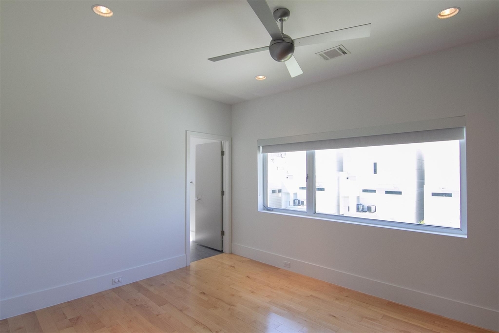 5301 Chenevert Street - Photo 33