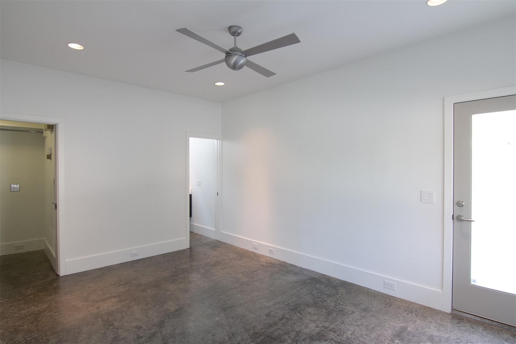 5301 Chenevert Street - Photo 6