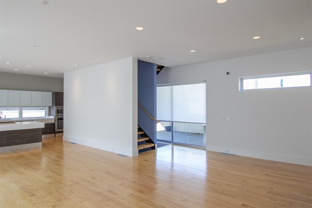 5301 Chenevert Street - Photo 16