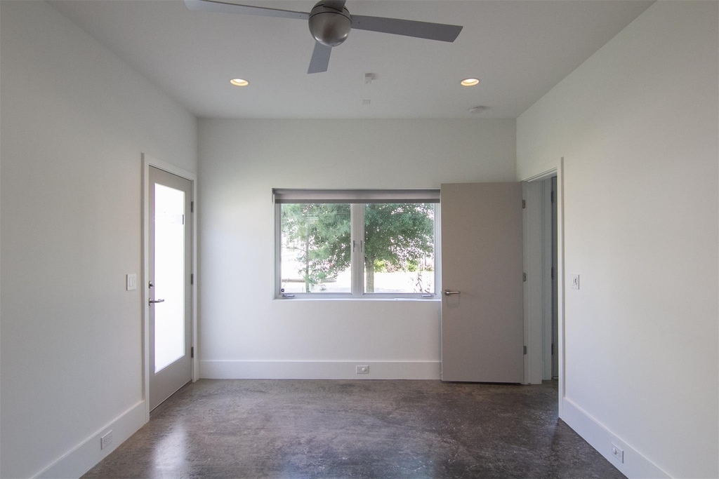 5301 Chenevert Street - Photo 7