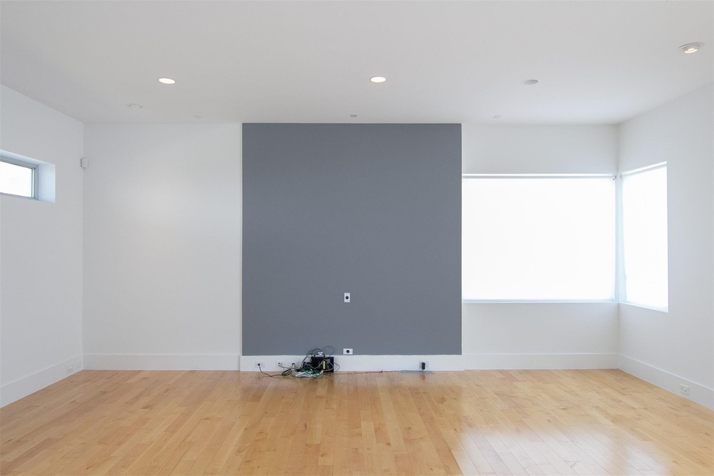 5301 Chenevert Street - Photo 12