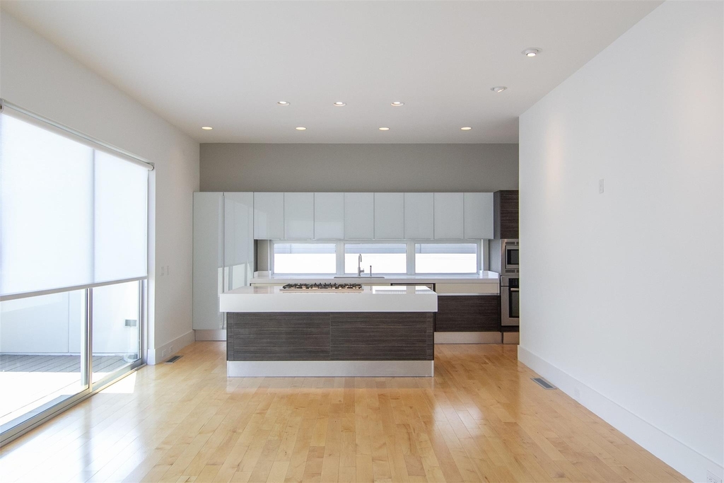 5301 Chenevert Street - Photo 15