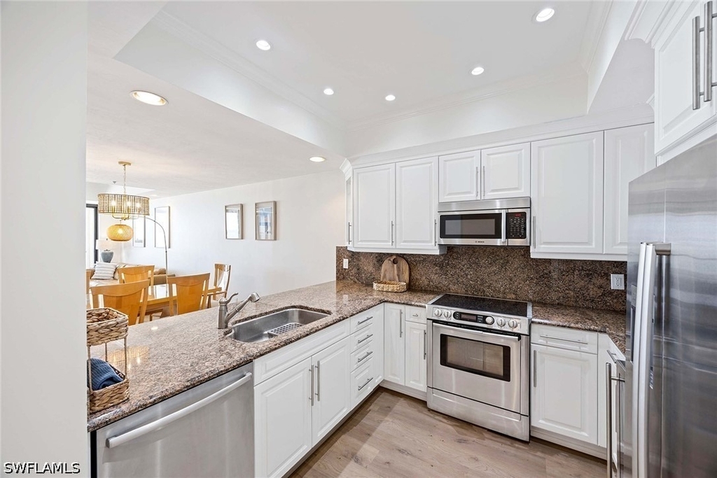 100 N Collier Boulevard - Photo 10