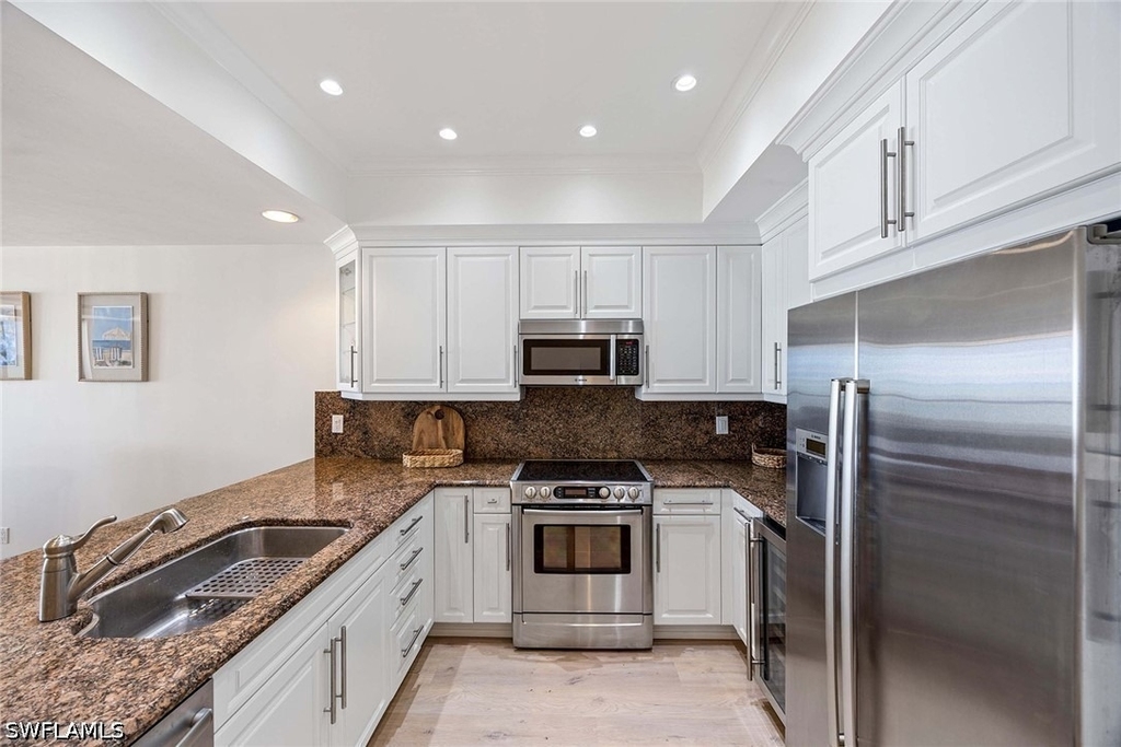 100 N Collier Boulevard - Photo 9