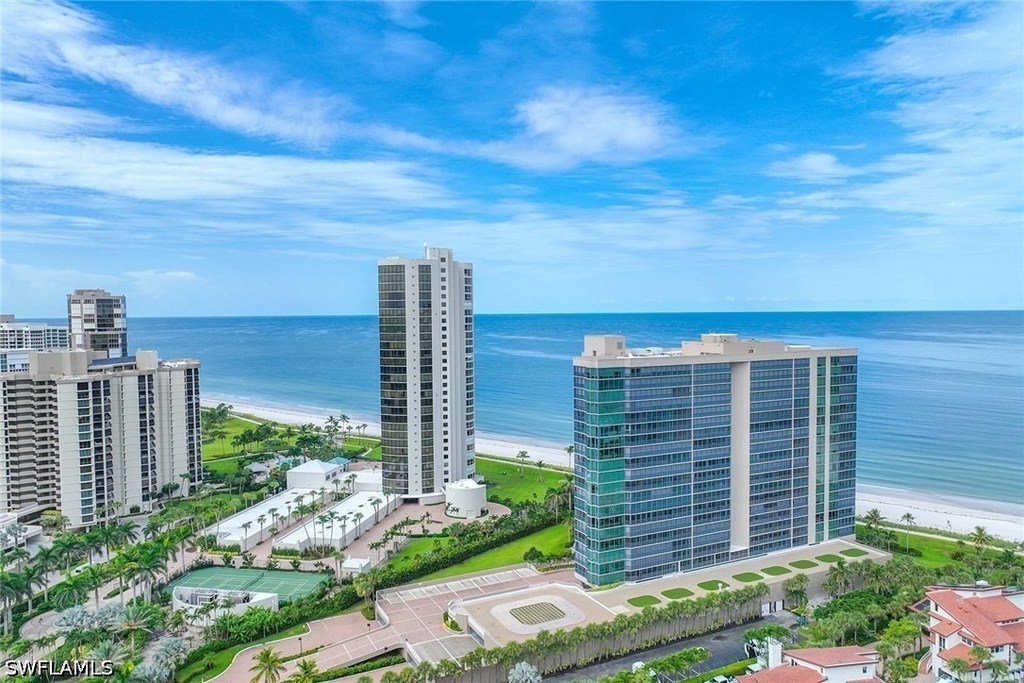 4651 Gulf Shore Boulevard N - Photo 2