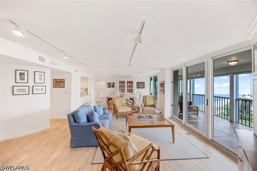 4651 Gulf Shore Boulevard N - Photo 25
