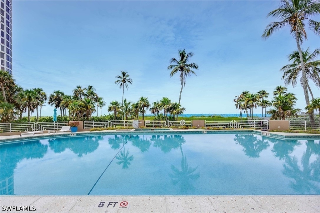 4651 Gulf Shore Boulevard N - Photo 10