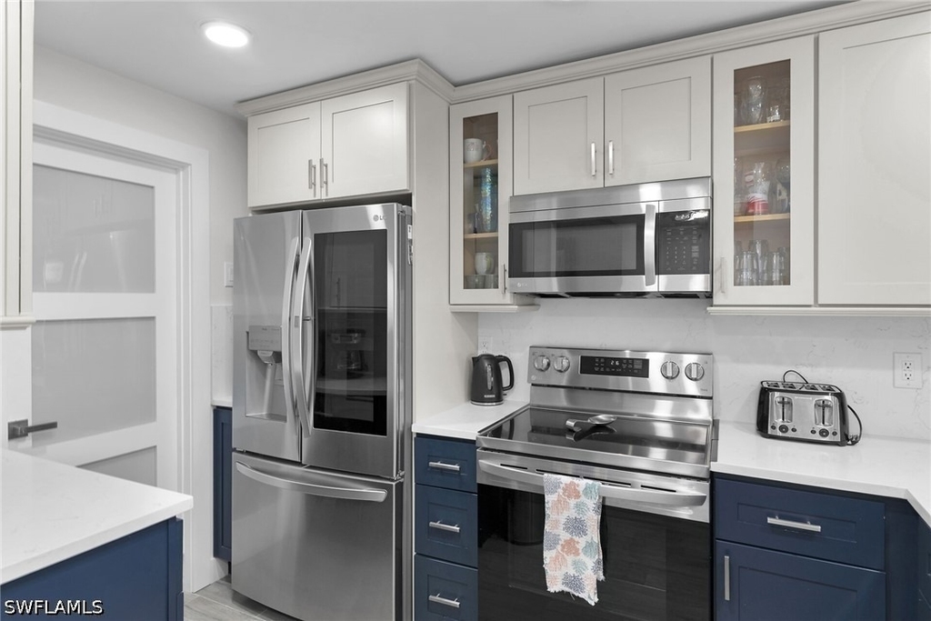 591 Seaview Court - Photo 5