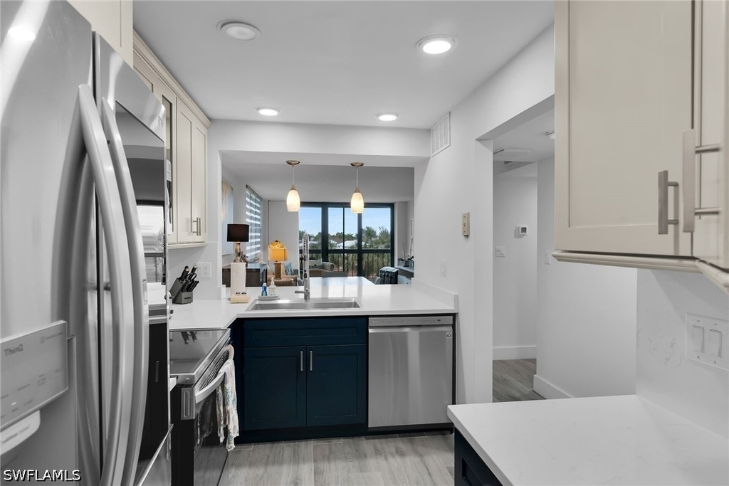 591 Seaview Court - Photo 7