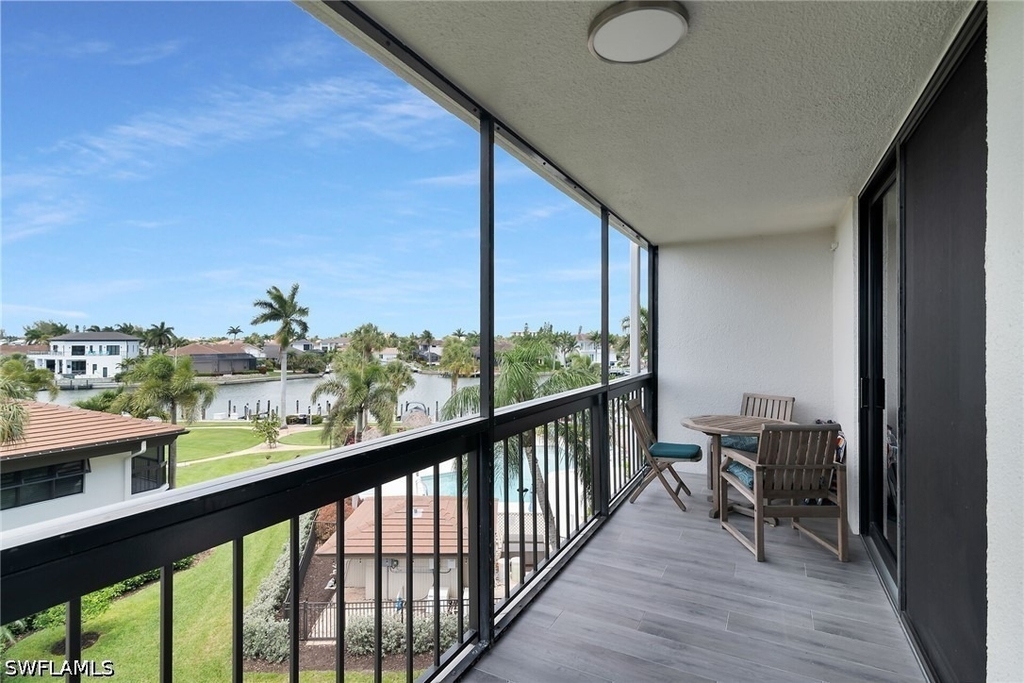 591 Seaview Court - Photo 22
