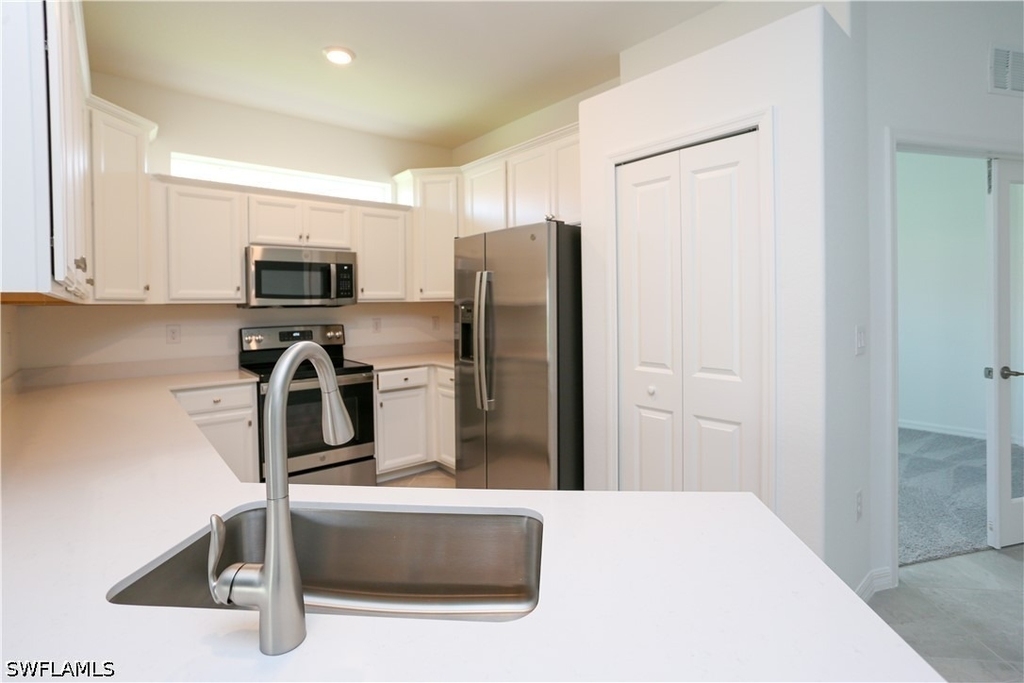 2599 Vine Avenue - Photo 0