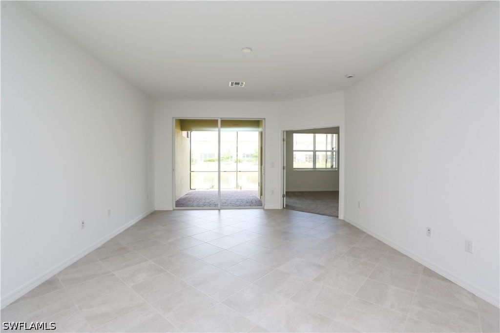 2599 Vine Avenue - Photo 9