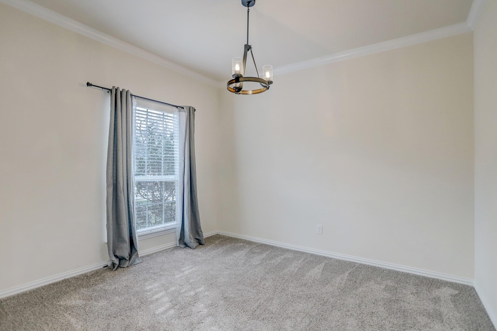 52 Hallmark Drive - Photo 4