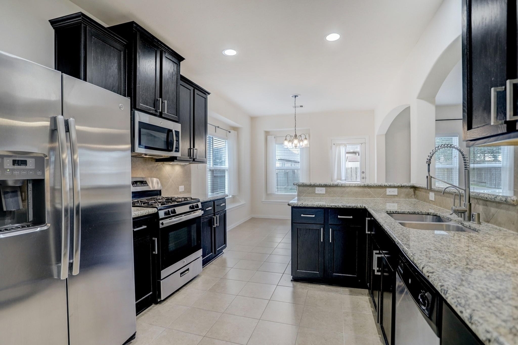52 Hallmark Drive - Photo 6
