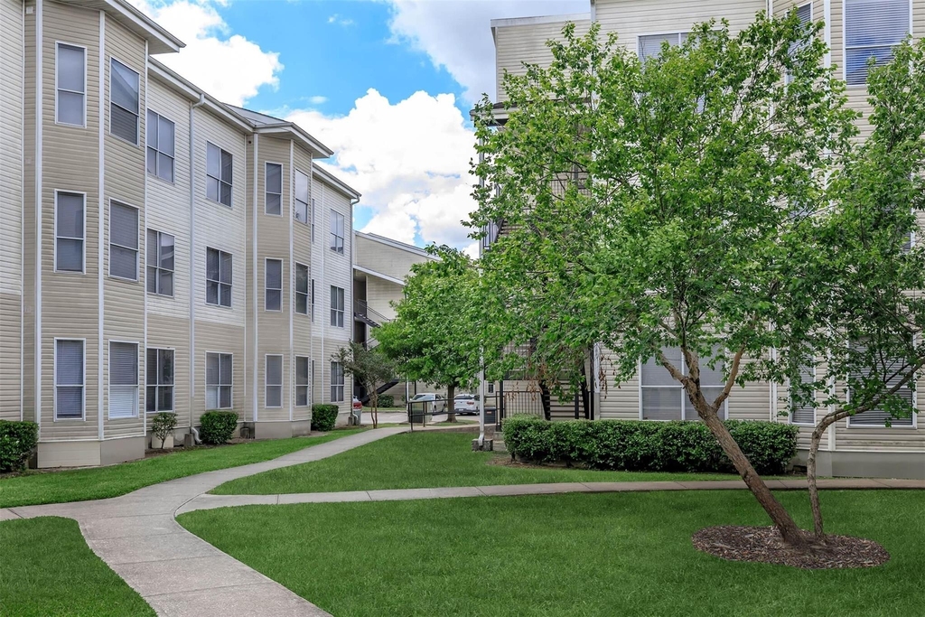 301 W Little York Road - Photo 15