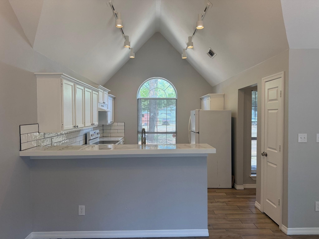 12711 Woodcreek Drive - Photo 3
