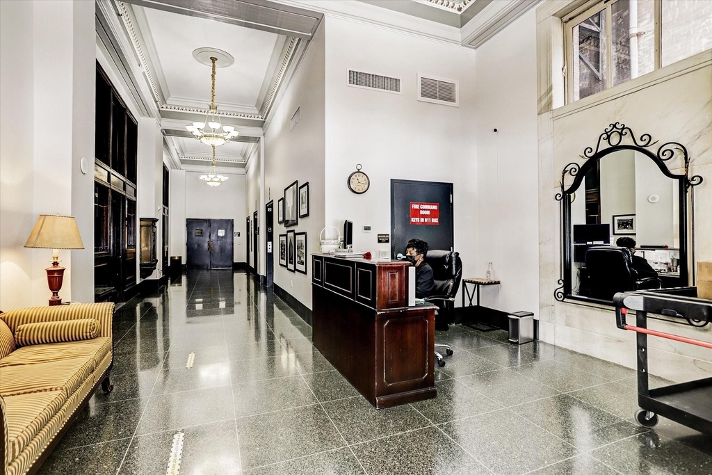 915 Franklin Street - Photo 1