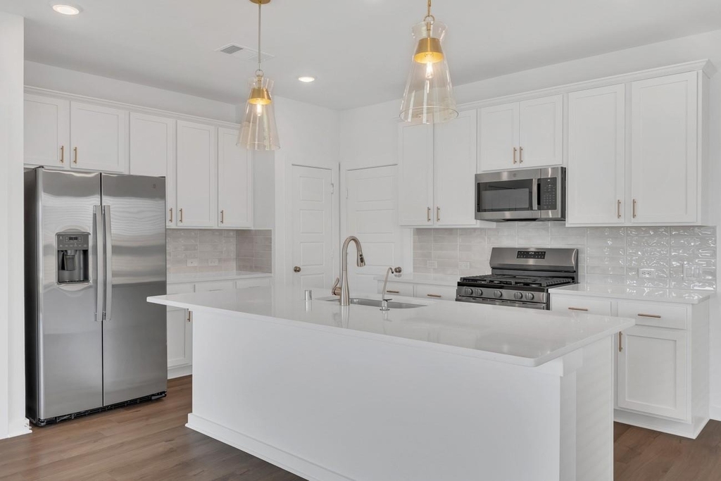 8026 Kay Harbor Drive - Photo 8