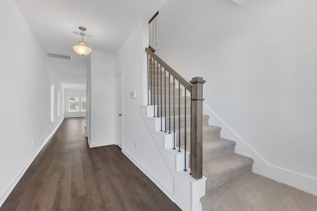 8026 Kay Harbor Drive - Photo 2