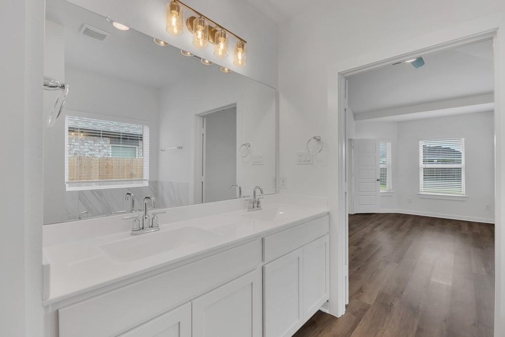8026 Kay Harbor Drive - Photo 17