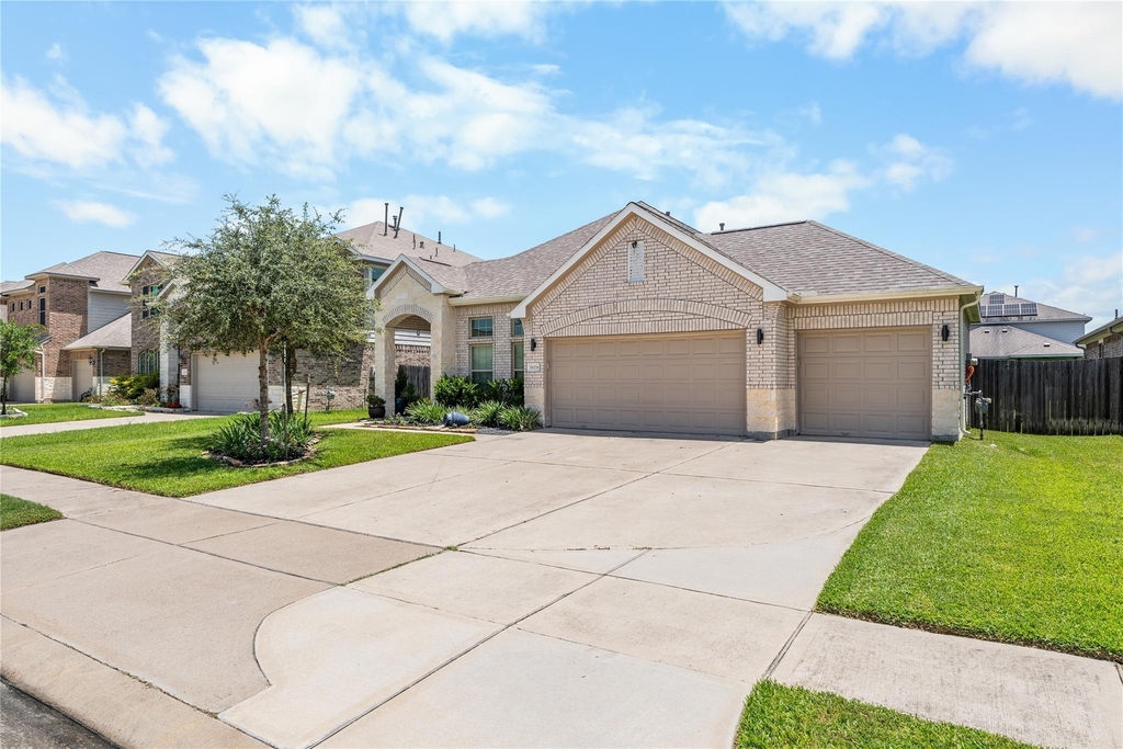 16226 Amber Brown Drive - Photo 2