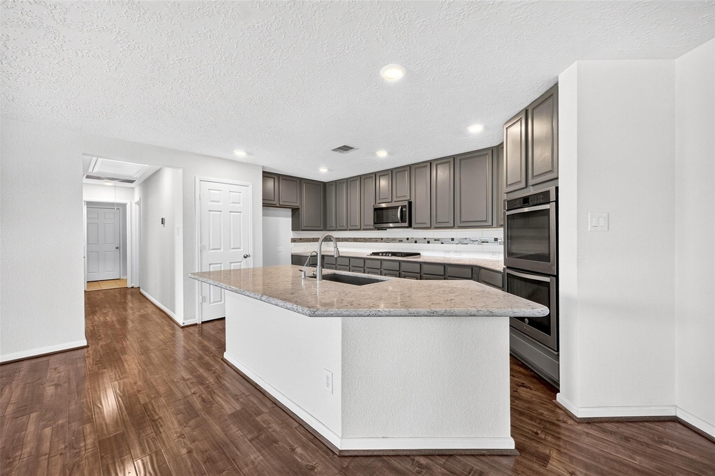 5202 Pine Forest Ridge Street - Photo 16